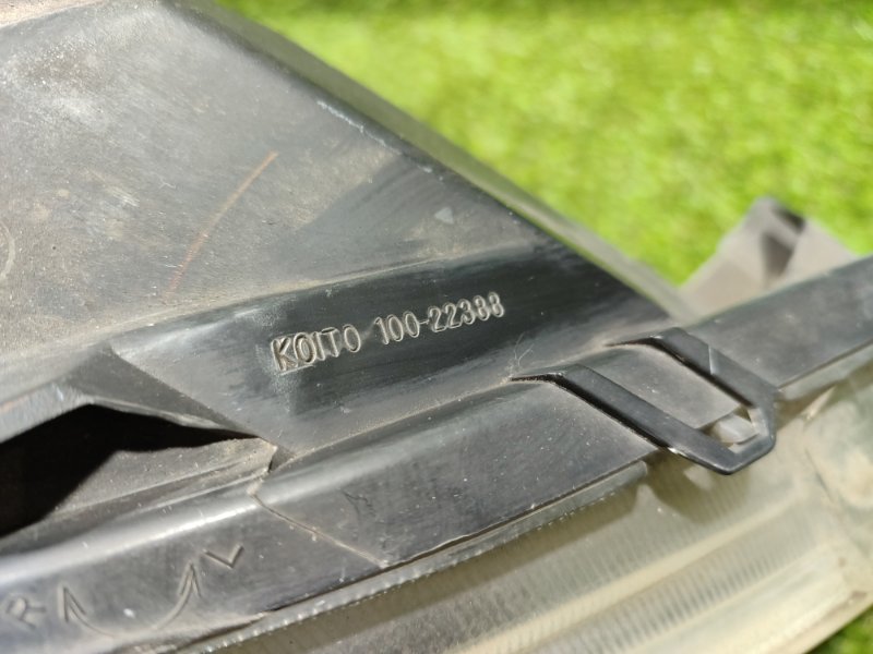 Фара передняя правая RSX 2002 DC5 K20A3 Фара передняя правая RSX 2002 DC5 K20A3