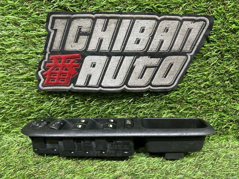 Блок упр. стеклоподьемниками передний левый PEUGEOT 3008 T84 DV6C