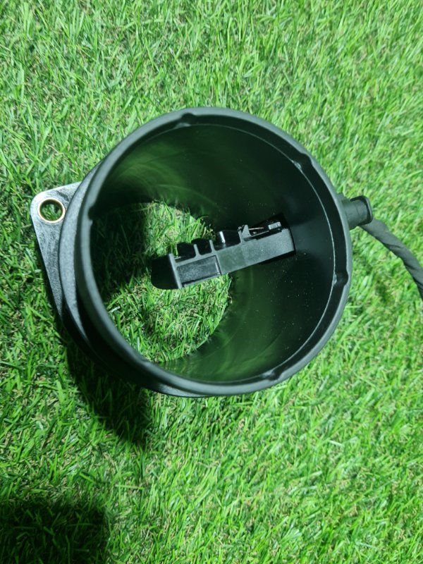 Датчик расхода воздуха SORENTO 2010 XM D4HA