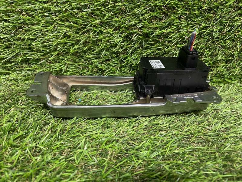 Кнопка стояночного тормоза 7-SERIES 2010 F02 N54B30A