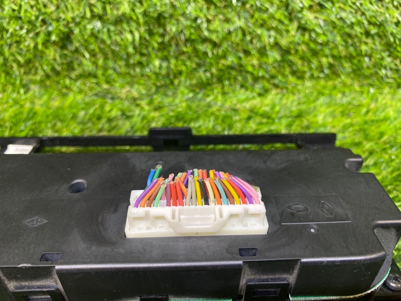 Блок управления климат-контролем QM5 2011 HY0