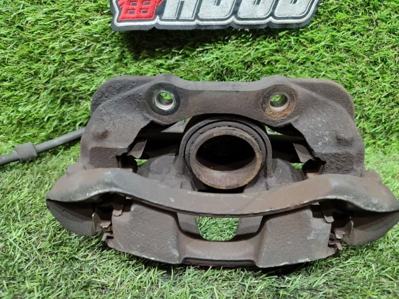 Суппорт передний левый 3008 2011 T84 DV6C Суппорт передний левый 3008 2011 T84 DV6C