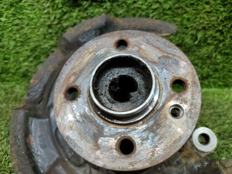 Ступица передняя правая MINI CLUBMAN R55 Ступица передняя правая MINI CLUBMAN R55