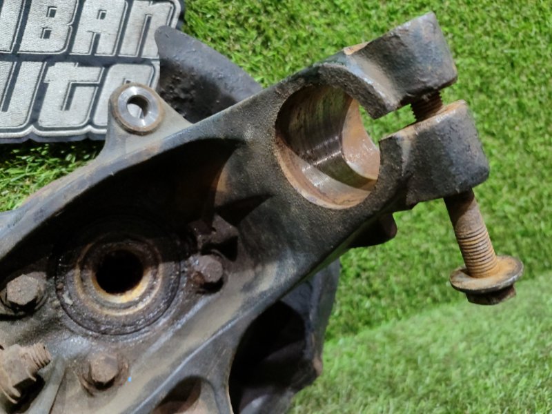 Ступица передняя правая CLUBMAN R55 Ступица передняя правая CLUBMAN R55