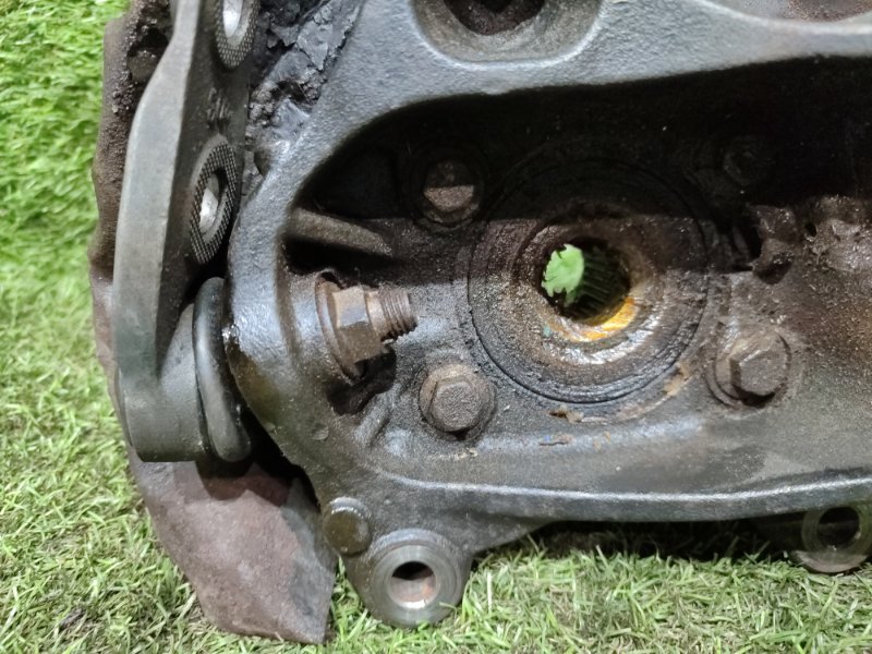 Ступица передняя левая CLUBMAN R55