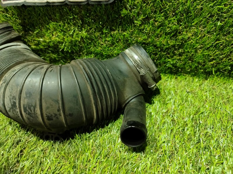 Патрубок воздушн.фильтра JETTA 2012 162 CFFB