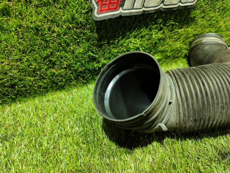 Патрубок воздушн.фильтра JETTA 2012 162 CFFB