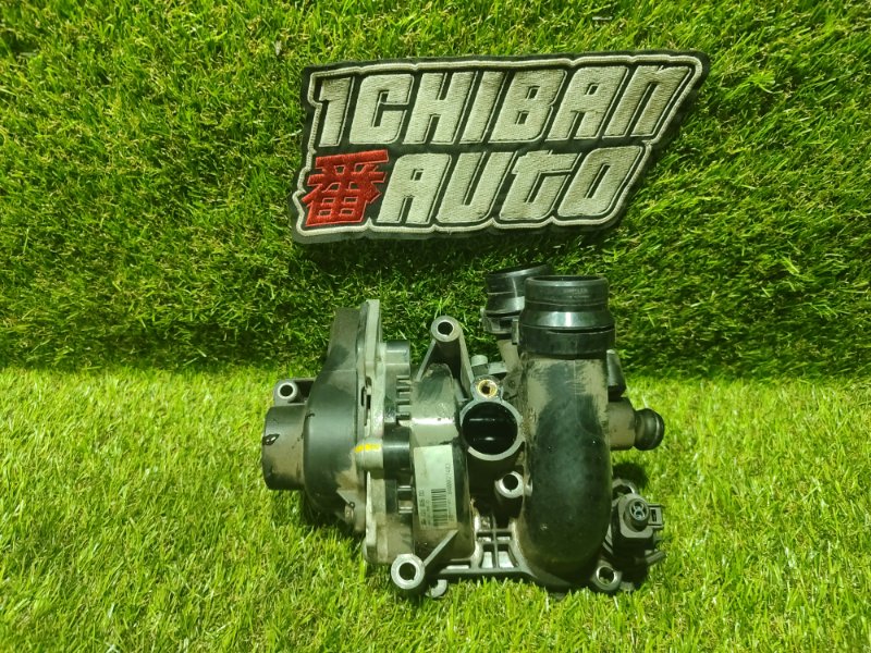 Помпа AUDI A4 2009 8K2 CAEB 06H121026DD контрактная