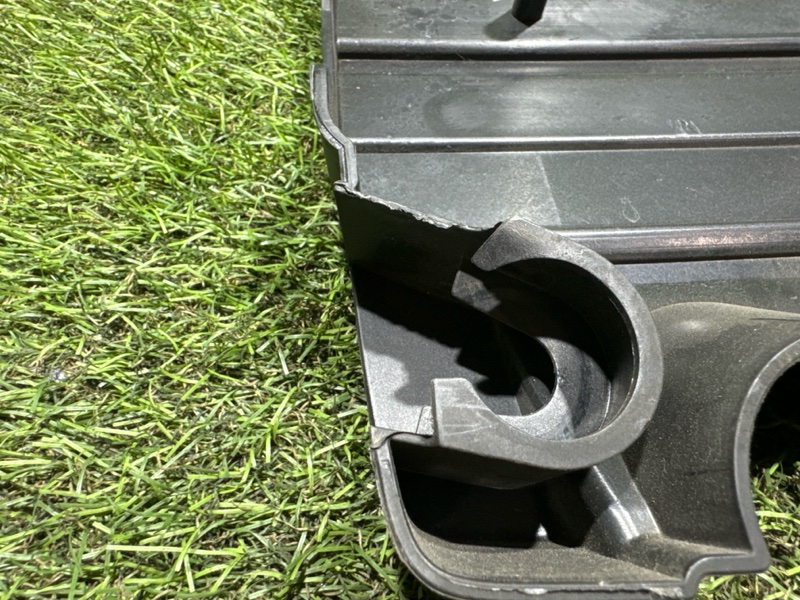 Крышка двс декоративная COUNTRYMAN 2015 R60 N47C20A