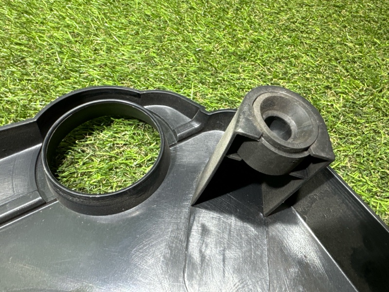 Крышка двс декоративная COUNTRYMAN 2015 R60 N47C20A