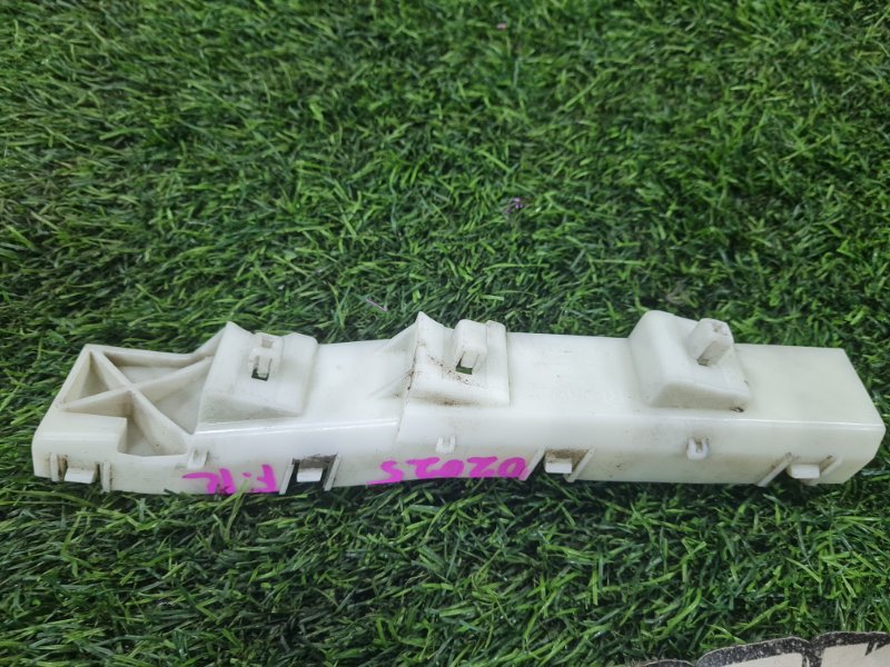 Крепление бампера переднее правое QM5 2007 HY0 M9R