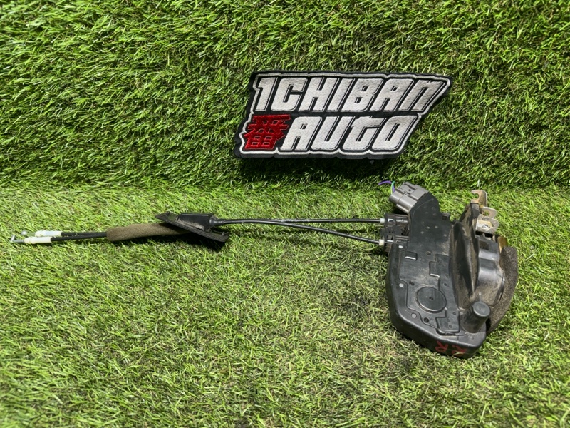 Замок двери задний правый M45 2005 Y50 VK45DE