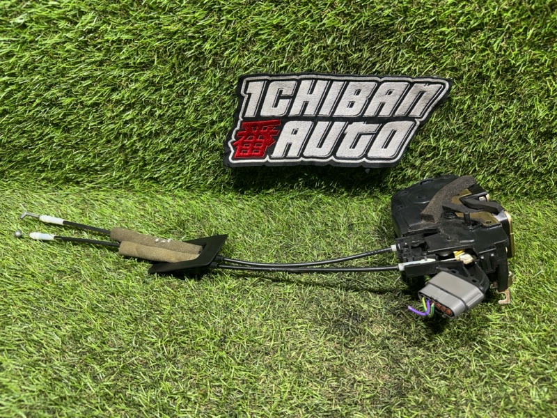 Замок двери задний правый M45 2005 Y50 VK45DE