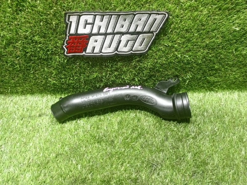 Патрубок интеркулера левый LAND ROVER RANGE ROVER SPORT 2011 L320 30DDTX AH22-9F875-BB контрактная
