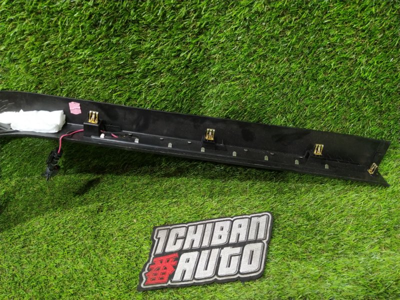 Порожек пластиковый передний правый CT6 2016 6K2 LGX Порожек пластиковый передний правый CT6 2016 6K2 LGX