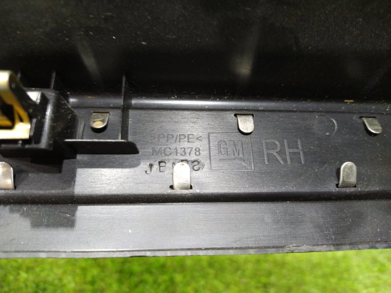 Порожек пластиковый передний правый CT6 2016 6K2 LGX Порожек пластиковый передний правый CT6 2016 6K2 LGX