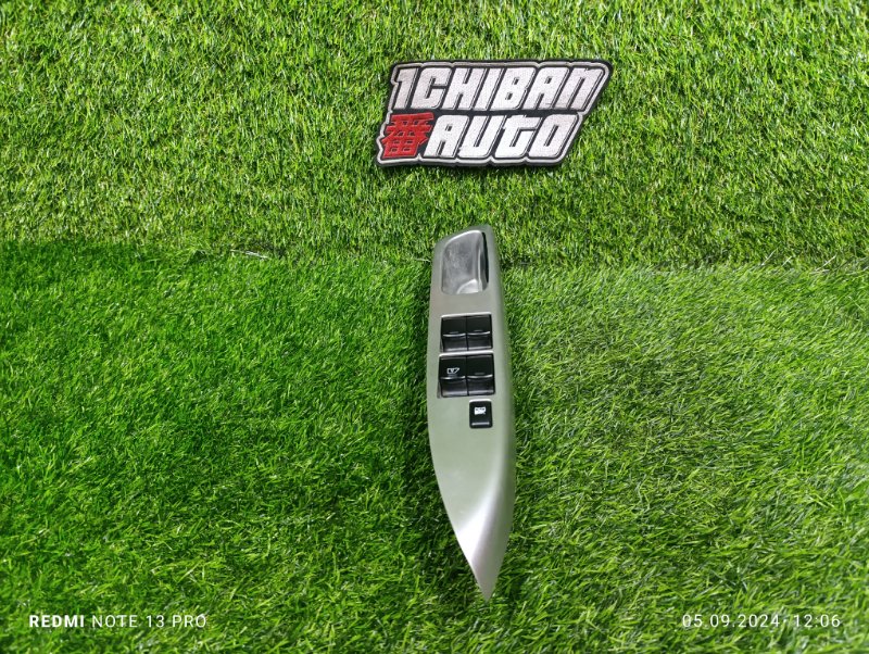 Блок упр. стеклоподьемниками передний правый EK-WAGON B11W