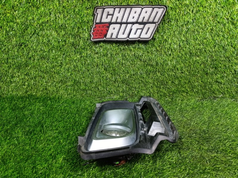 Туманка передняя правая MPV LY3P