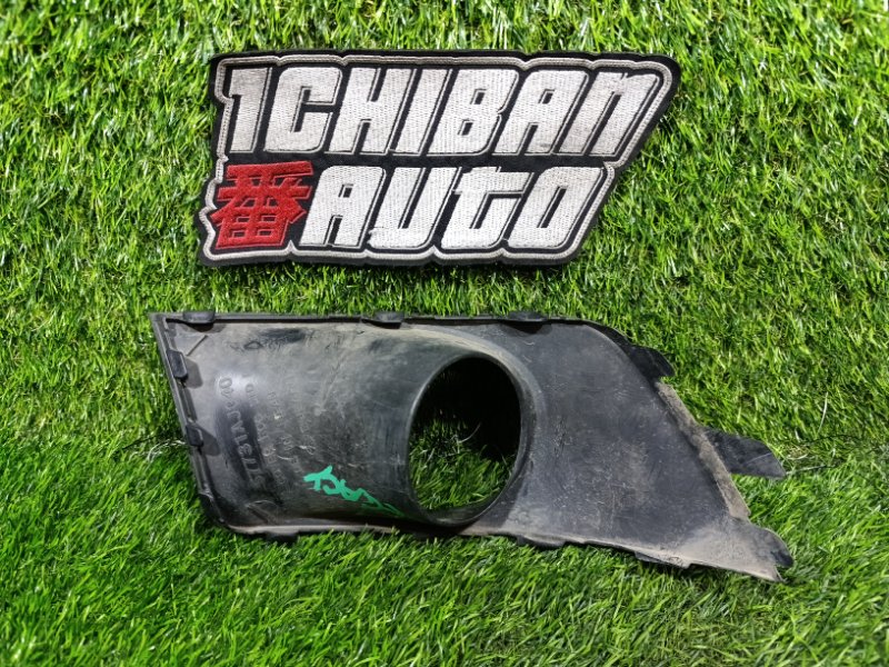 Ободок туманки передний правый LEGACY BR9