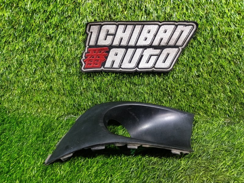 Ободок туманки передний правый LEGACY BR9