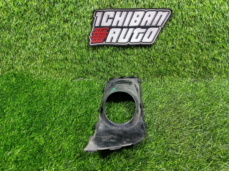 Ободок туманки передний правый LEGACY BR9