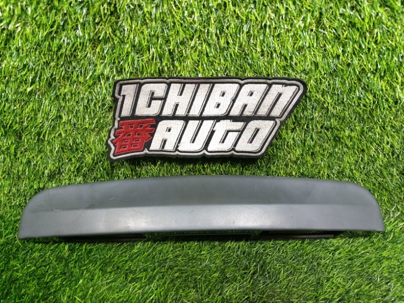 Накладка 5-й двери MITSUBISHI LANCER CEDIA CS2V MN150632HA контрактная