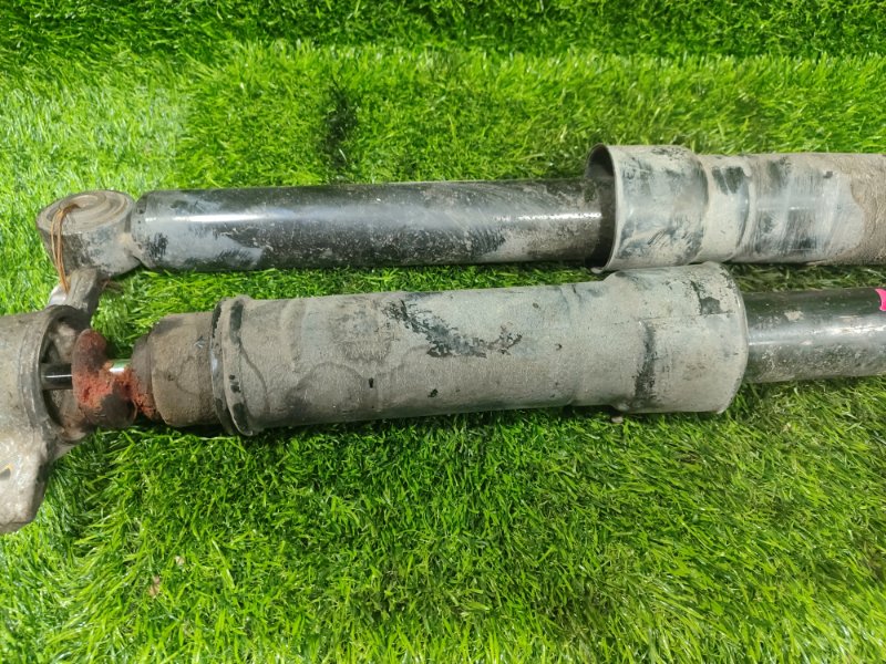 Амортизатор задний TRAX 2013 U200 LUV Амортизатор задний TRAX 2013 U200 LUV