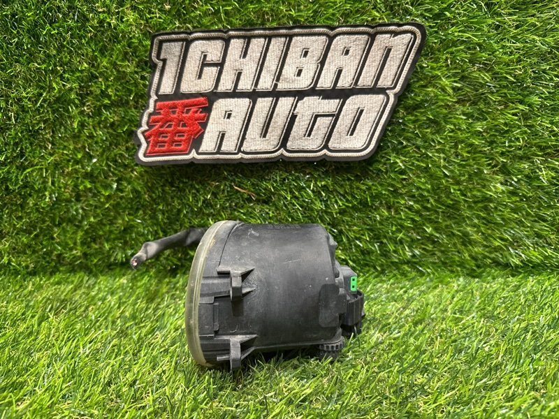 Туманка передняя правая TOYOTA RACTIS NCP105