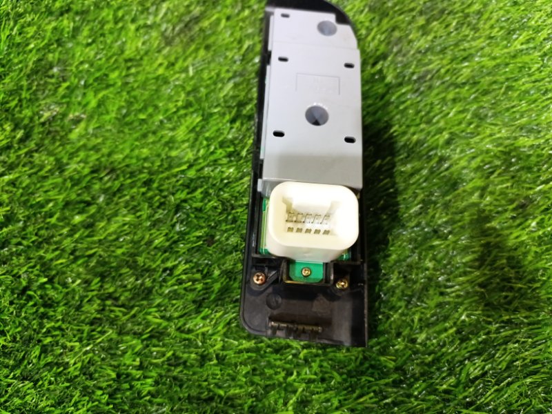 Блок упр. стеклоподьемниками передний правый TOWN BOX U62W