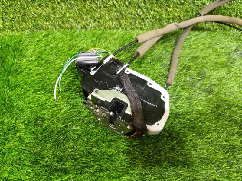 Замок двери передний правый FAMILIA VZNY12