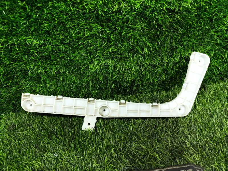 Крепление бампера заднее DELICA D:5 CV5W