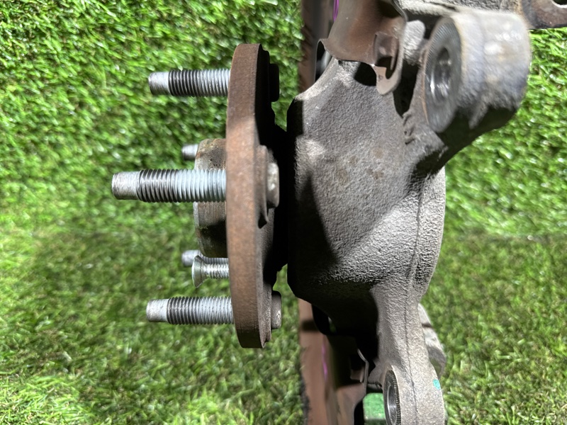 Ступица передняя правая TRAX 2013 U200 LUV