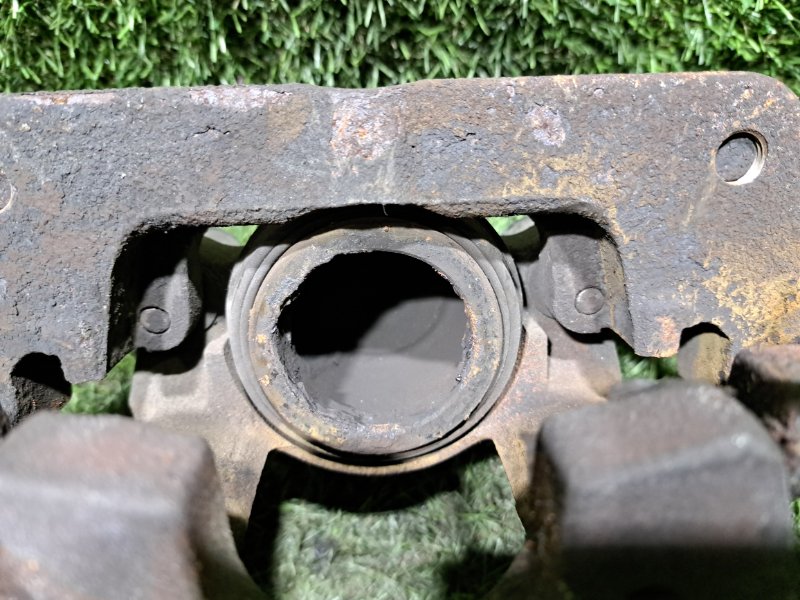 Суппорт передний правый 508 2015 508 DV6C