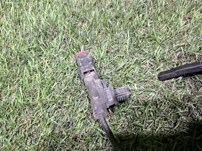 Датчик abs задний правый CT6 2016 6K2 LGX Датчик abs задний правый CT6 2016 6K2 LGX