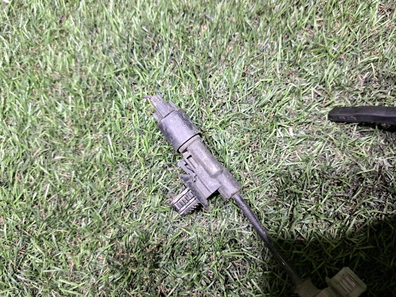 Датчик abs задний правый CT6 2016 6K2 LGX Датчик abs задний правый CT6 2016 6K2 LGX