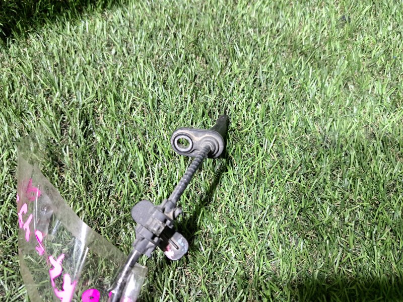 Датчик abs задний правый CT6 2016 6K2 LGX Датчик abs задний правый CT6 2016 6K2 LGX