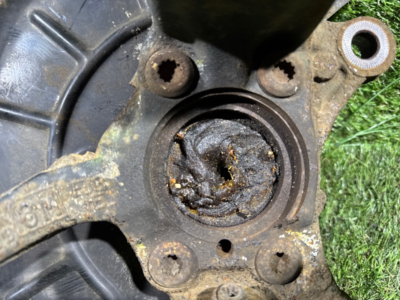 Ступица передняя левая GOLF 2009 5K1 CAVD