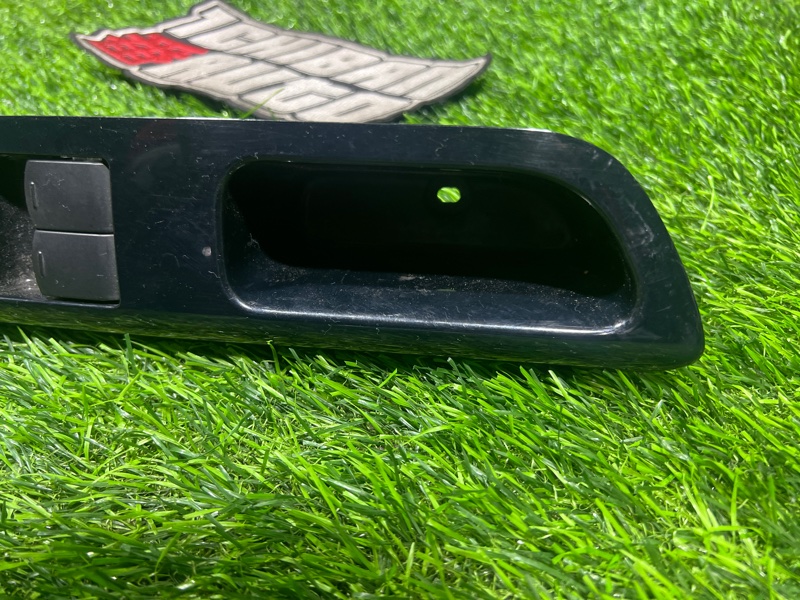 Блок упр. стеклоподьемниками передний правый EK B11W