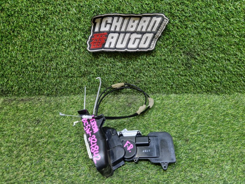 Замок двери передний правый MAZDA VERISA DC5W ZJ-VE D46158310 контрактная