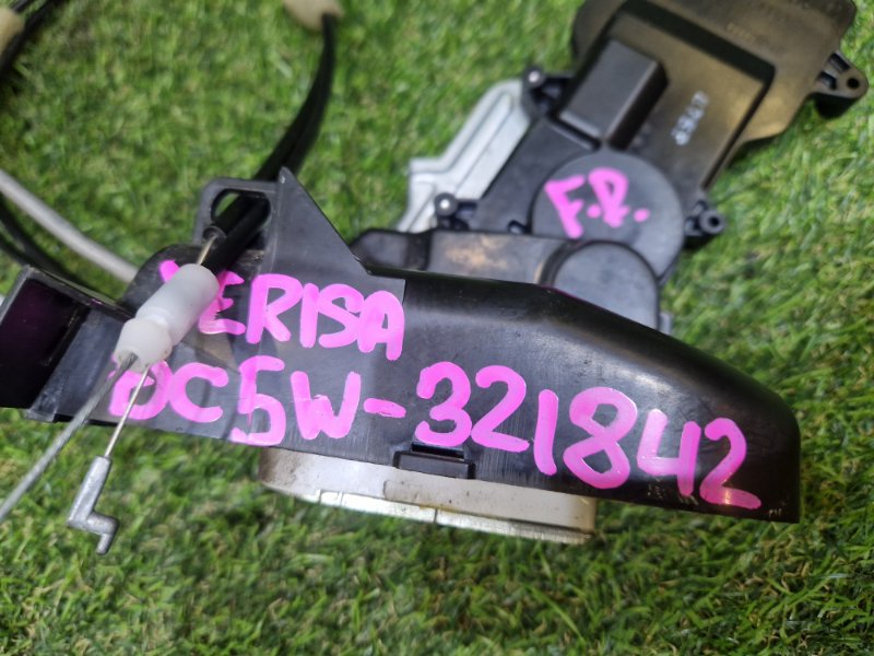 Замок двери передний правый MAZDA VERISA DC5W ZJ-VE