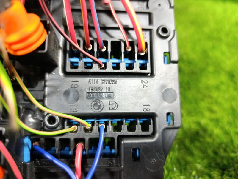 Блок предохранителей HATCH 2014 F56 B48M Блок предохранителей HATCH 2014 F56 B48M