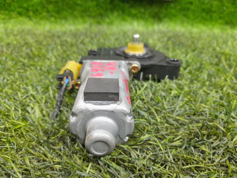 Мотор стеклоподъемника передний левый KIA CARENS FG L4KA