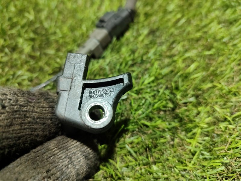 Датчик abs передний левый 3008 2014 T84 DV6C