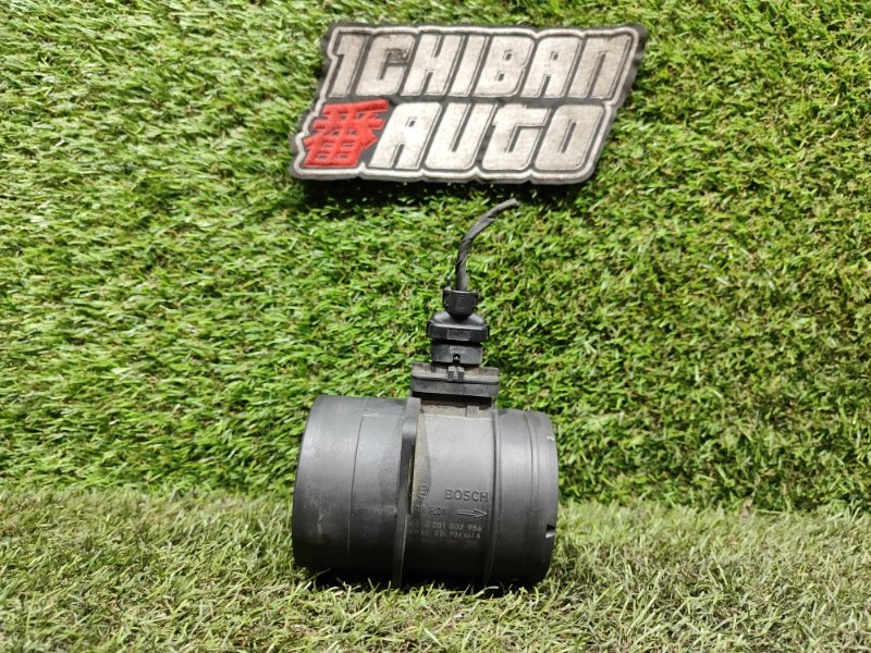 Датчик расхода воздуха AUDI A6 4G2 CNHA