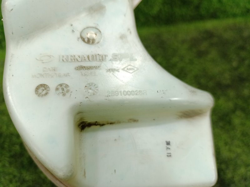 Бачок стеклоомывателя SM3 2010 L38 H4M