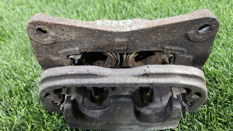 Суппорт передний левый LEGACY BP5 EJ204