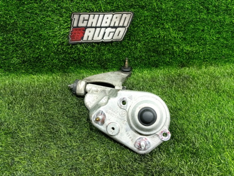 Рычаг верхний передний правый 156 932