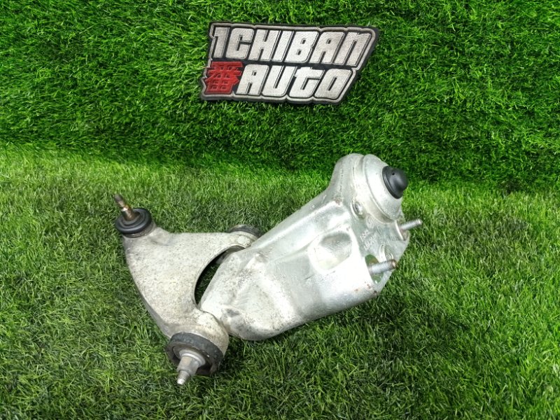 Рычаг верхний передний правый 156 932