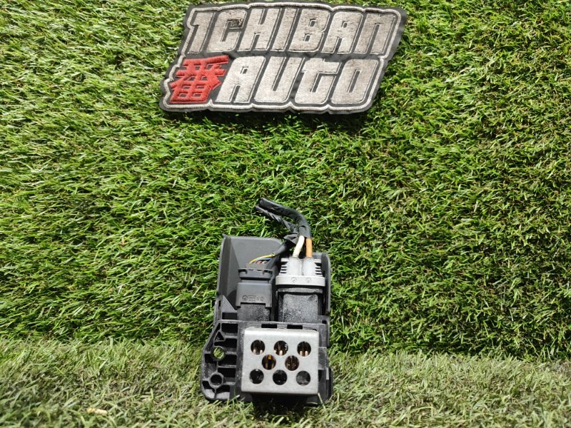 Блок управления вентилятором 3008 2014 T84 DV6C Блок управления вентилятором 3008 2014 T84 DV6C