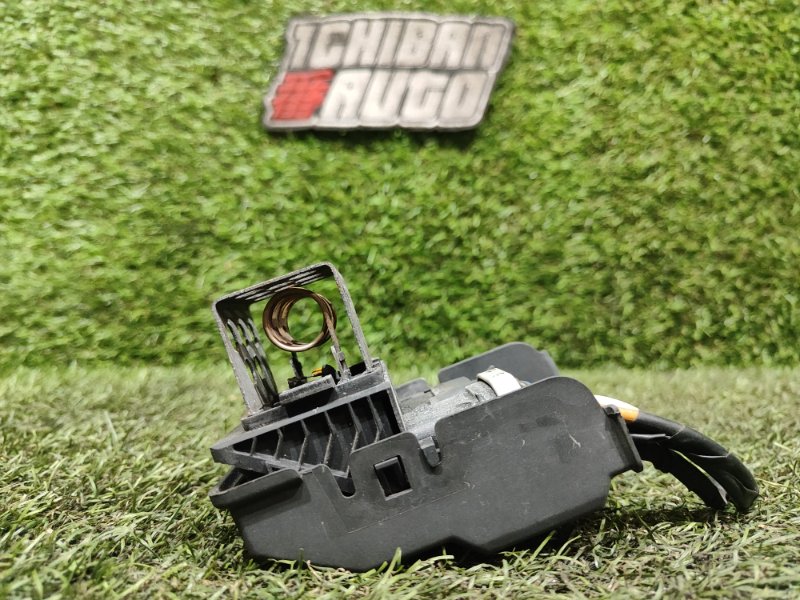 Блок управления вентилятором PEUGEOT 3008 T84 DV6C Блок управления вентилятором PEUGEOT 3008 T84 DV6C